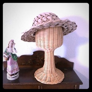 Vintage 1960s retro straw hat